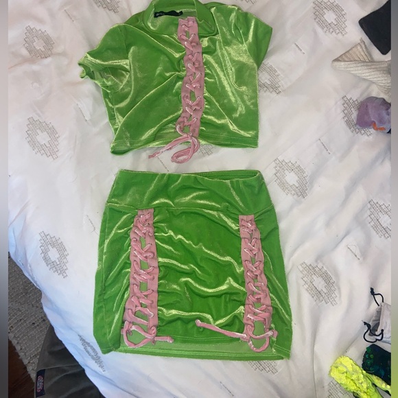 Green/pink velour lace up set Halloween - Picture 1 of 4